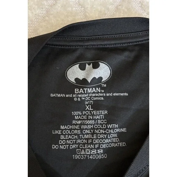 Batman DC Comics Cascading Logo Soft Feel Black Shirt Men’s Size XL - Picture 12 of 14